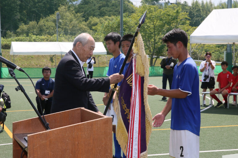 第55回 全日本中学生選手権大会
男子優勝・HC_HYOGO_HEARTS (初優勝・兵庫県) ※ 表彰式の様子
(2025/8/18) Photo by 佐藤茂樹