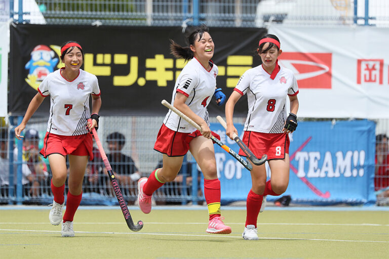 第56回 全日本中学生女子選手権大会 大会最終日 決勝戦 (かかみがはらホッケークラブ vs 朝日中学校) の様子 (2026/8/17) Photo by 佐藤茂樹