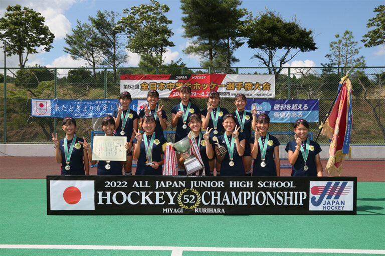 第52回 全日本中学生選手権大会 女子優勝・小矢部市立石動中学校 (25大会ぶり・3回目) 2022/8/22 Photo by 鈴崎哲夫